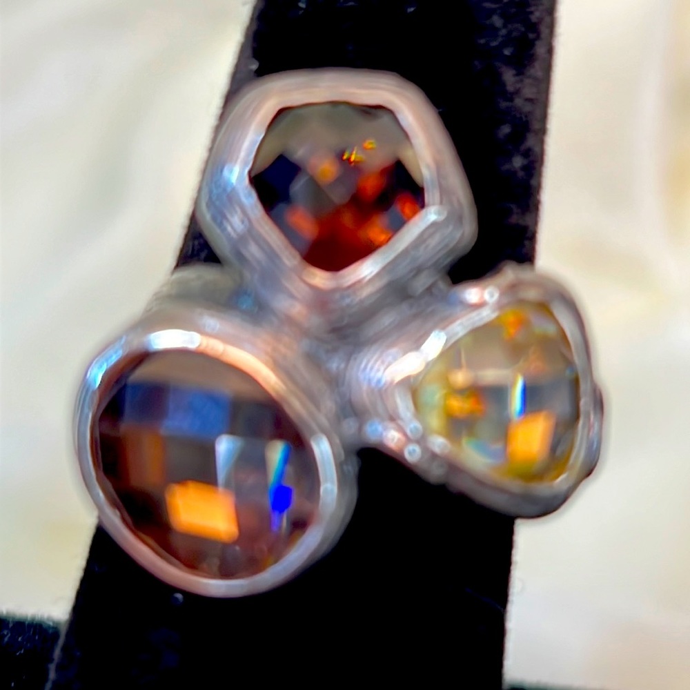 Silpada R2759 Harmony ring size 7. Sterling silver and crystals geometric ring.